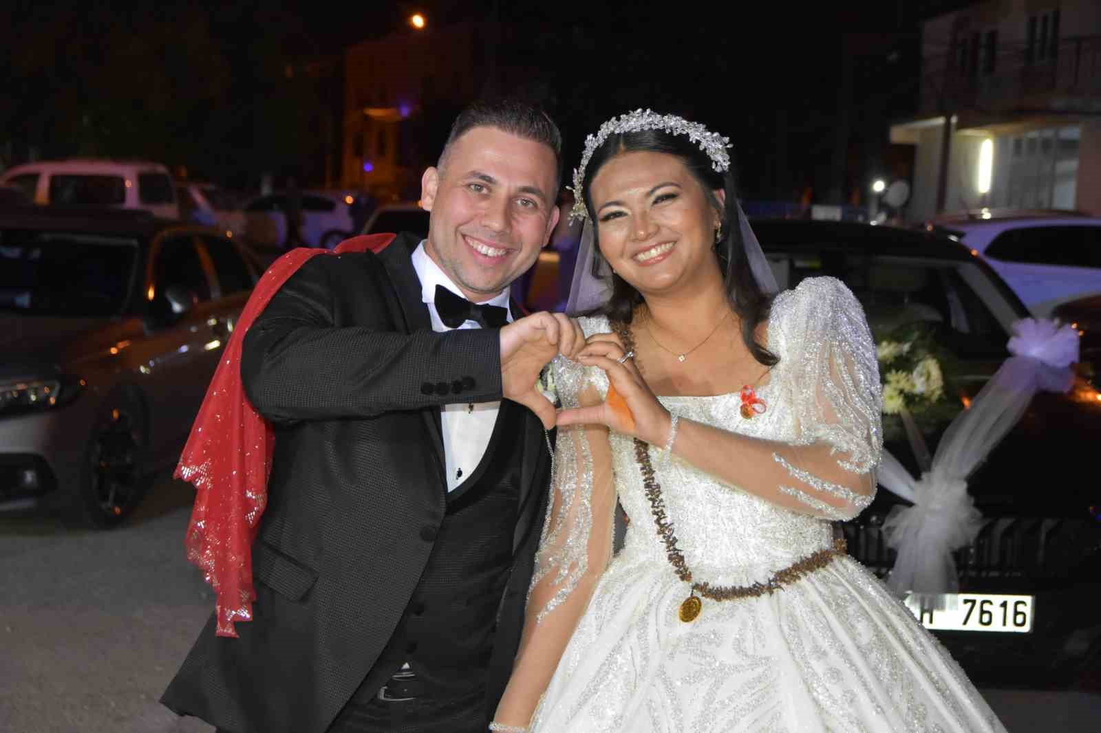 . Denizli’ye gelin olan  Taylandlı Apinya, Müslüman oldu