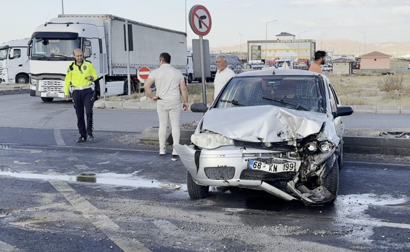 Aksaray’da otomobil ile tır çarpıştı: 3 yaralı
