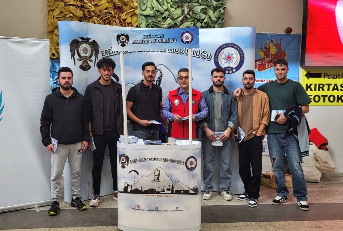 TEM ekipleri üniversiteli gençleri bilgilendirdi