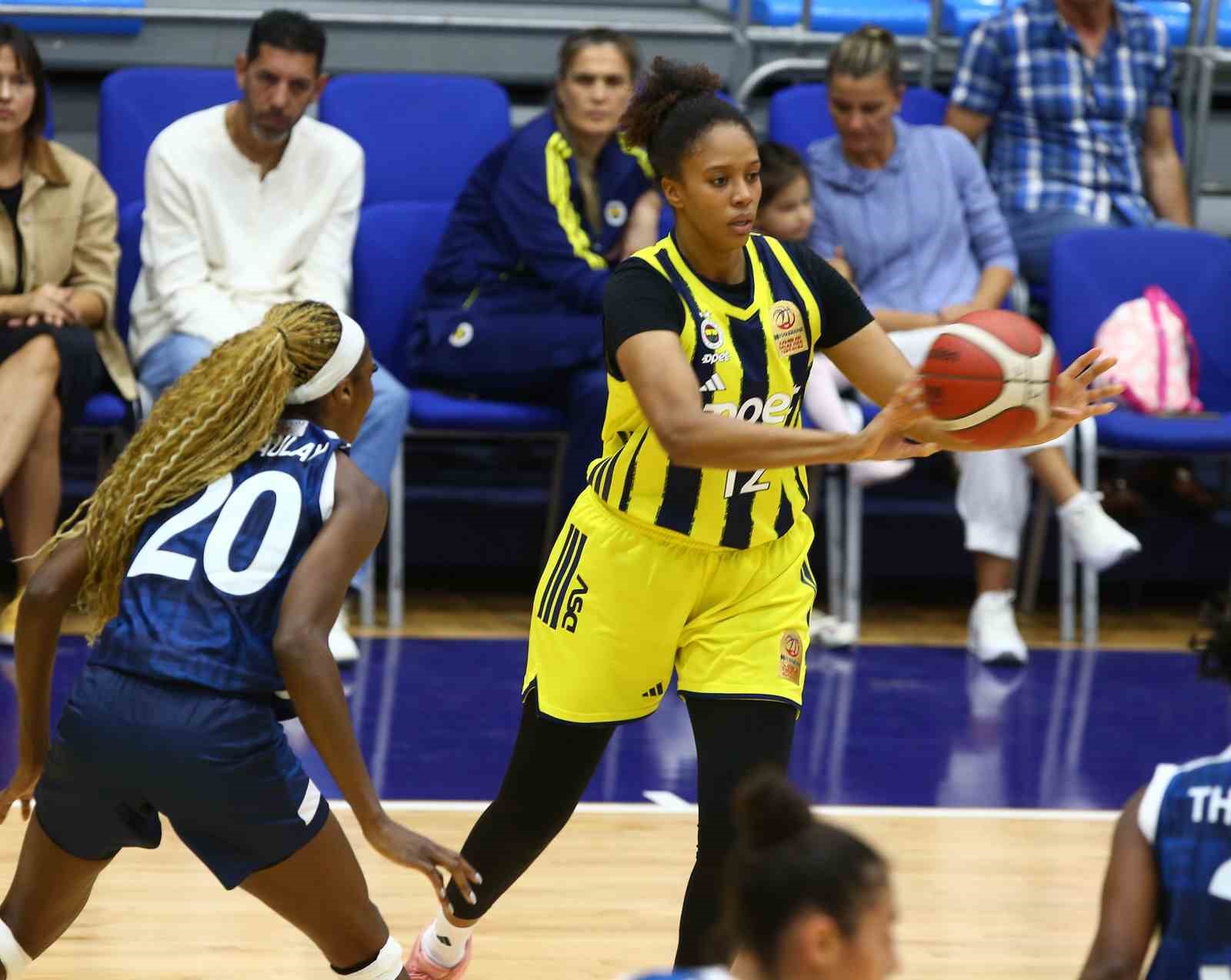 Kadınlar Basketbol Süper Ligi: Fenerbahçe: 71 - Emlak Konut: 53
