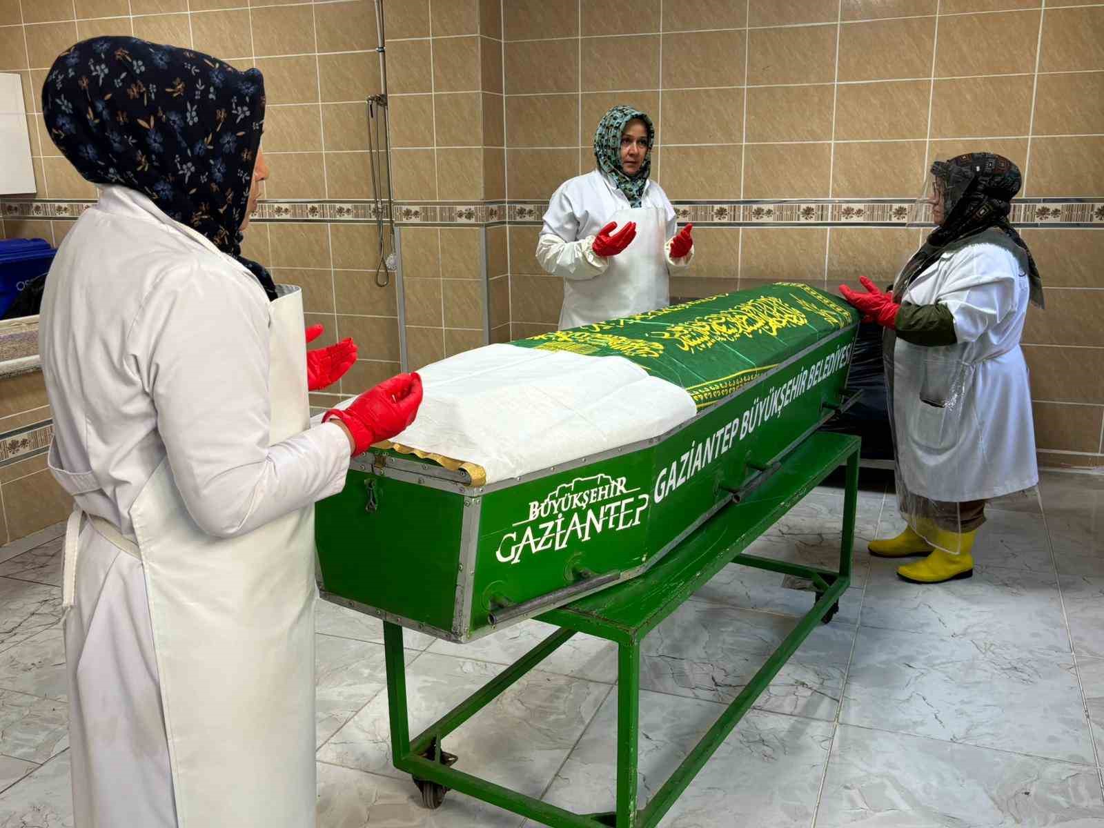 Duyunca herkesin irkildiği mesleklerini severek yapıyorlar