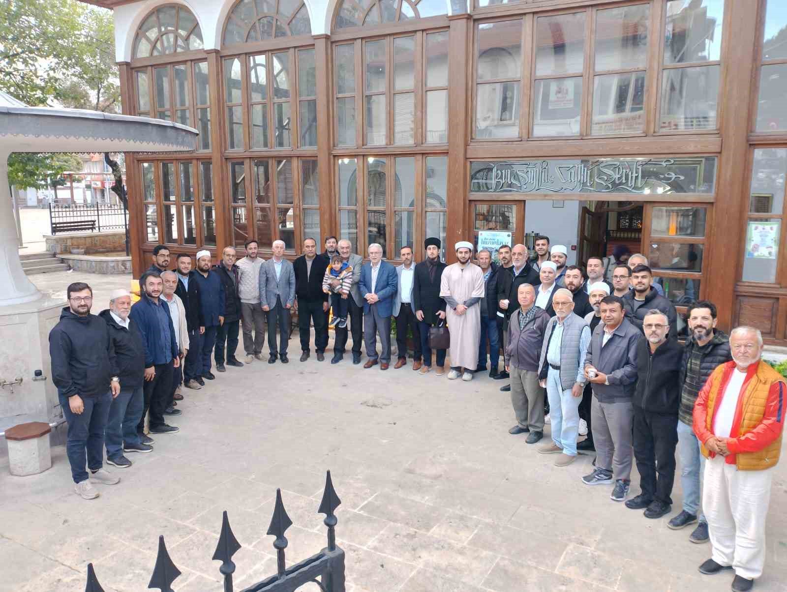 Menteşe’de vatandaşlar Kurşunlu Camii’nde sabah namazında buluştu