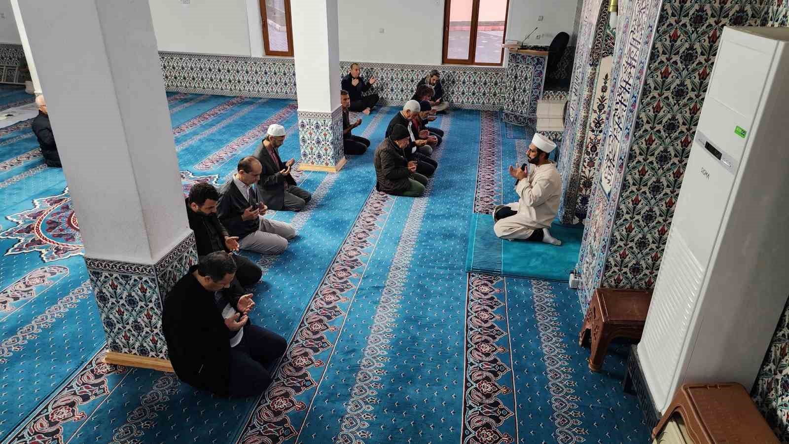 Köyceğizli vatandaşlar sabah namazında bir araya geldi