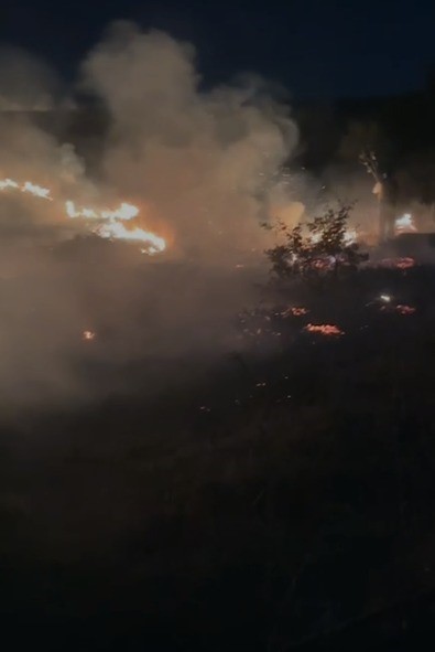 Elazığ’da otluk alanlarda çıkan yangınlar söndürüldü