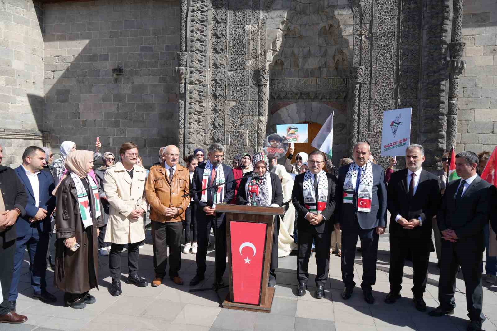 Erzurumlu kadınlardan Gazze’ye destek