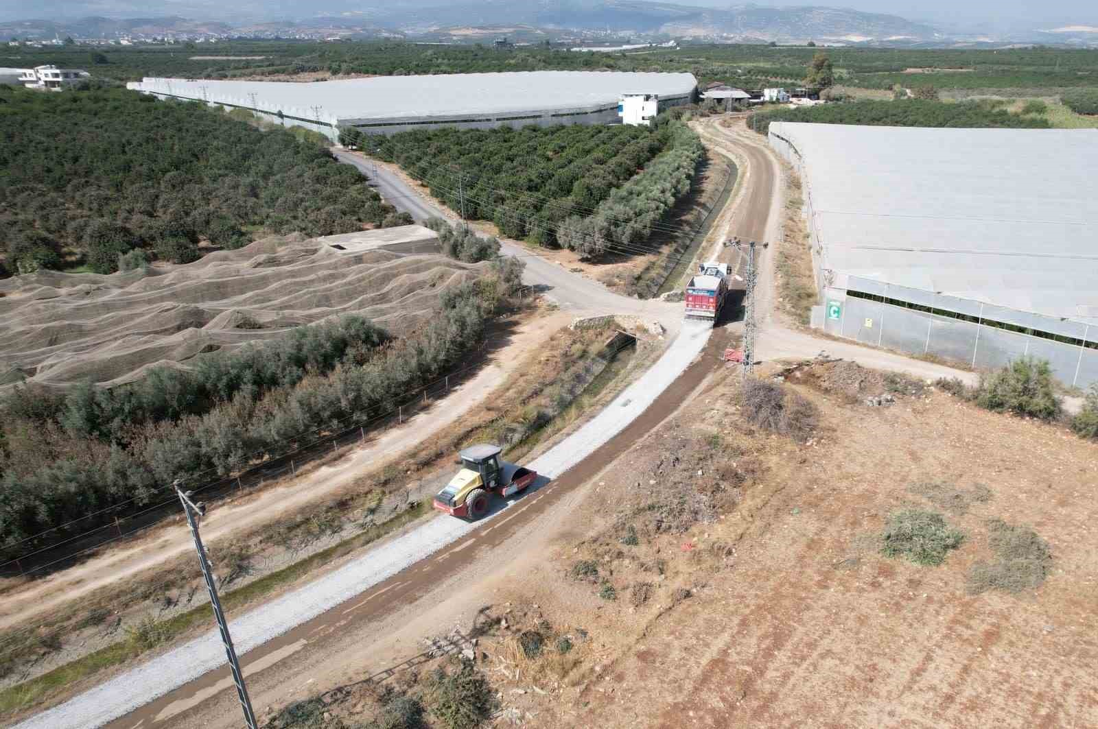 Akdeniz’in kırsalı yeni yollarına kavuşuyor