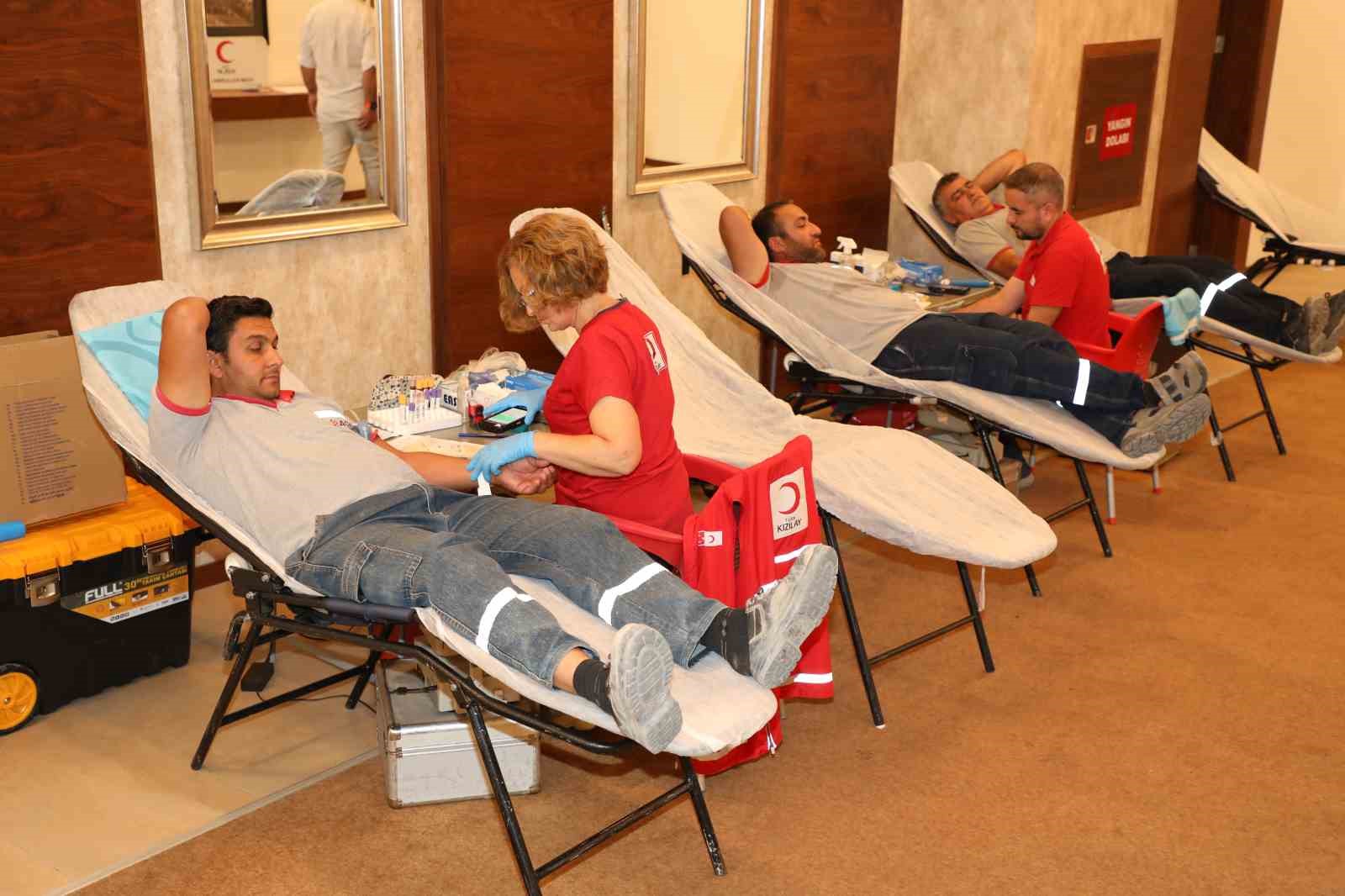 AOSB’de kan ve kök hücre bağışı kampanyasına yoğun ilgi