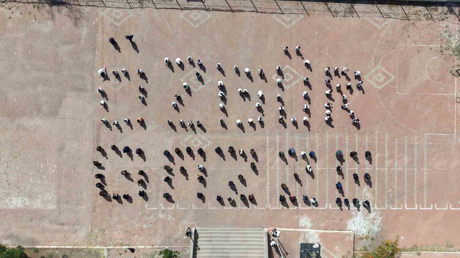 Filistin için tek yürek olan öğrencilerden 