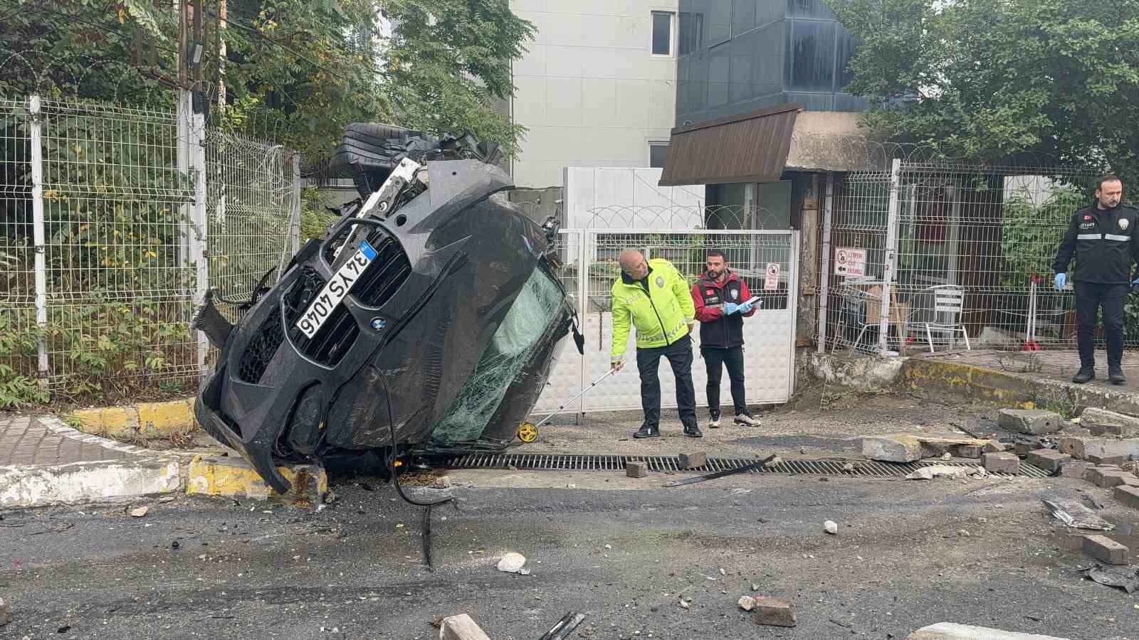 Beylikdüzü’nde kaldırımda yürüyen çocuğa araç çarptı: 1 ölü