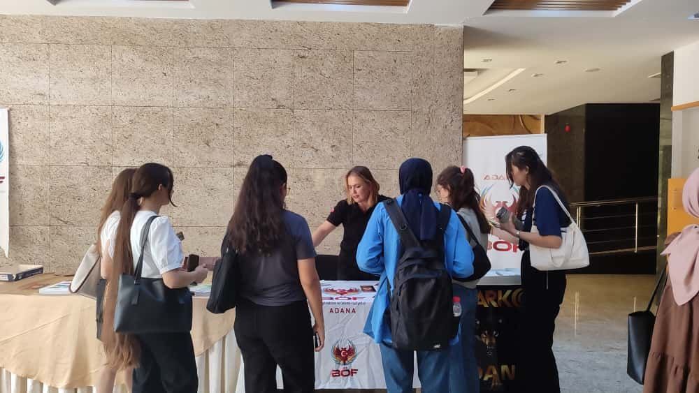 Terör polisi üniversite öğrencilerine terör tuzağını anlattı