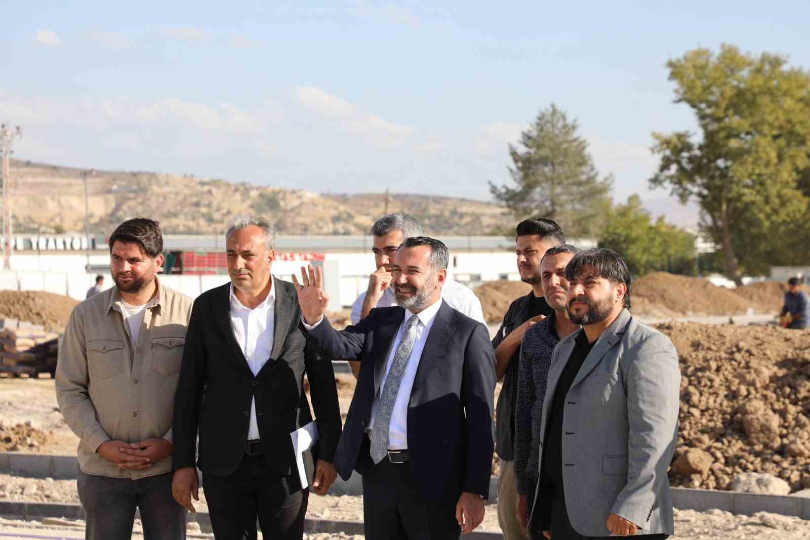 Başkan Şerifoğulları Doğu Park’ta incelemelerde bulundu