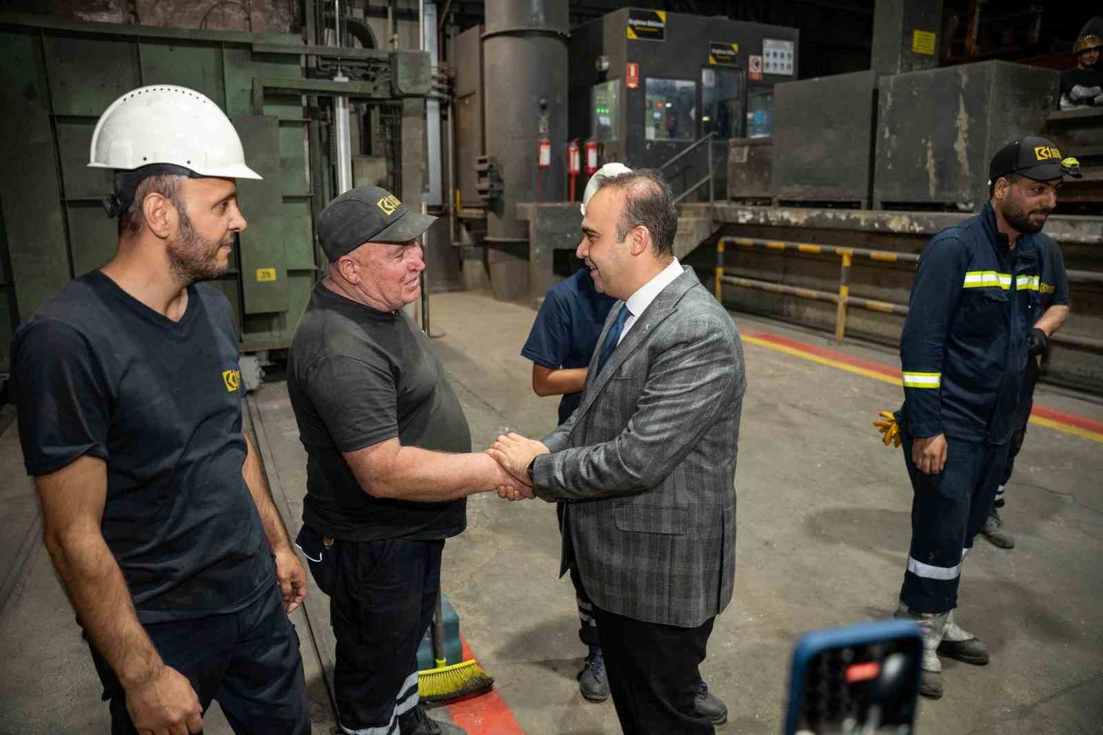 Sanayi ve Teknoloji Bakanı Mehmet Fatih Kacır, Kutes fabrikasını ziyaret etti