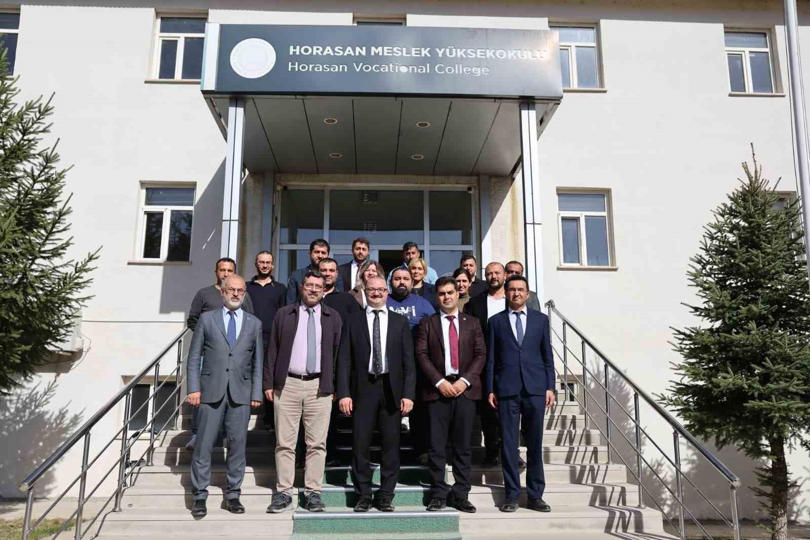 Rektör Hacımüftüoğlu, Horasan MYO’yu ziyaret etti