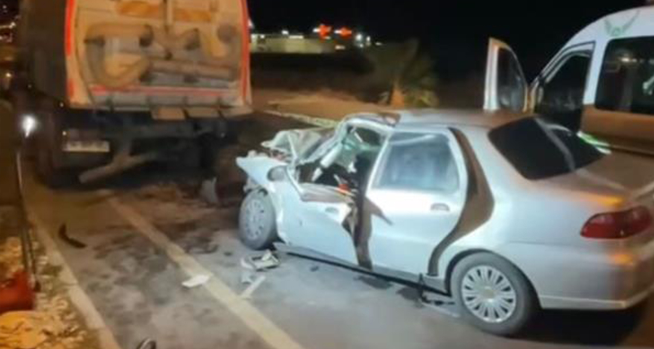 Otomobil, yol temizliği yapan belediye aracına çarptı: 1 ölü