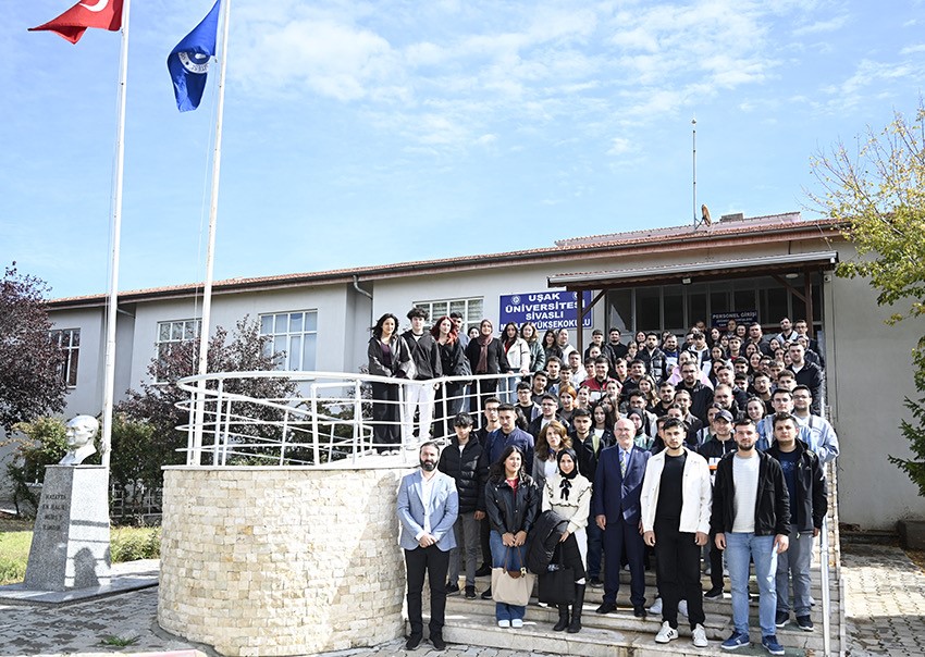 Rektör Savaş, Karahallı ve Sivaslı MYO’yu ziyaret etti