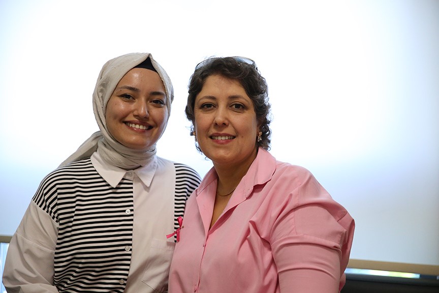 Meme kanserini erken teşhisle yendi, şimdi diğer kadınlara umut oluyor