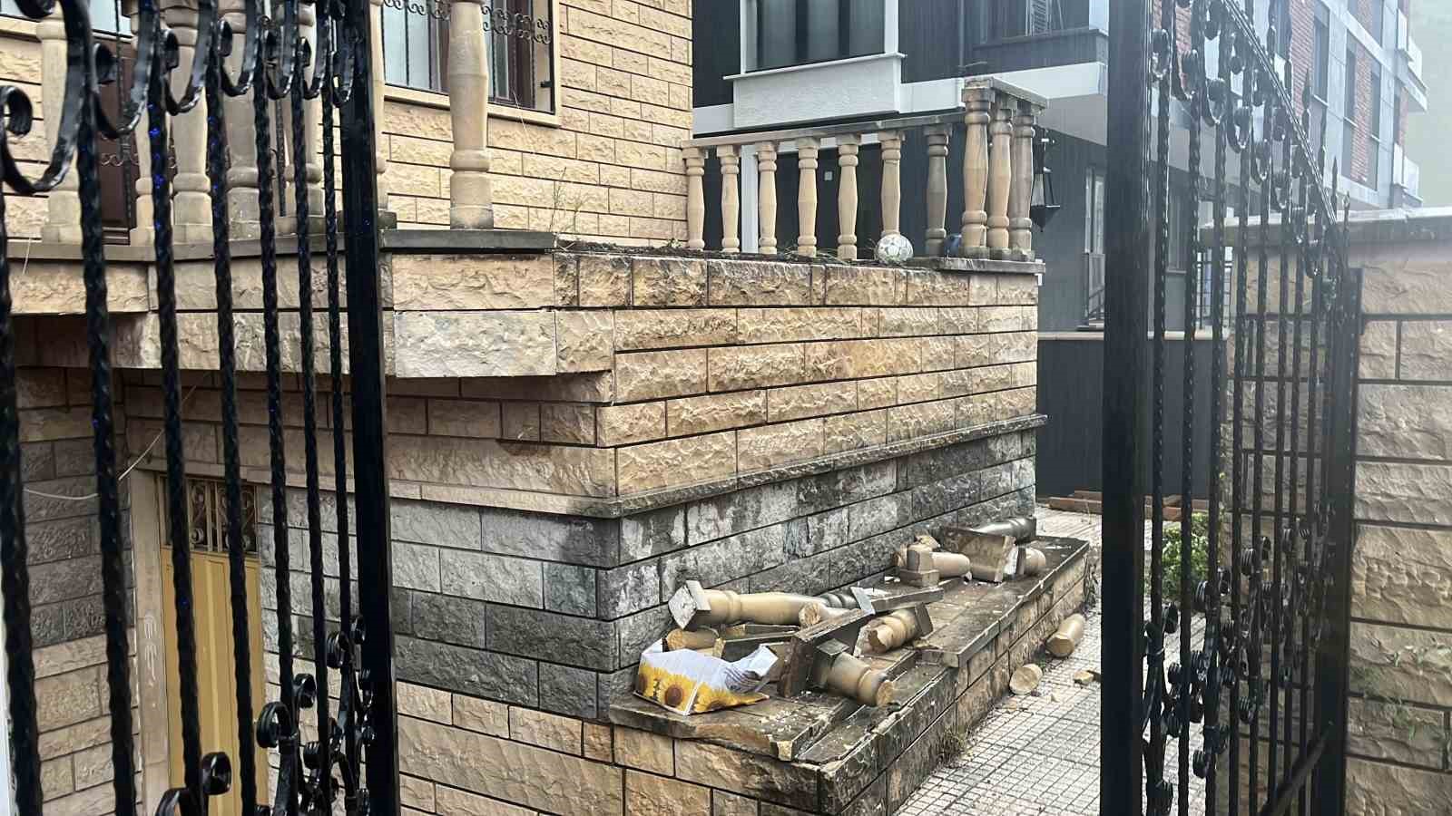 Gebze 14 yaşındaki çocuğun üzerine beton korkuluk düştü