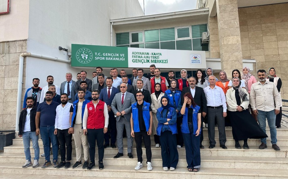 Kahta’da gençlik liderleri değerlendirme ve planlama toplantısı yapıldı