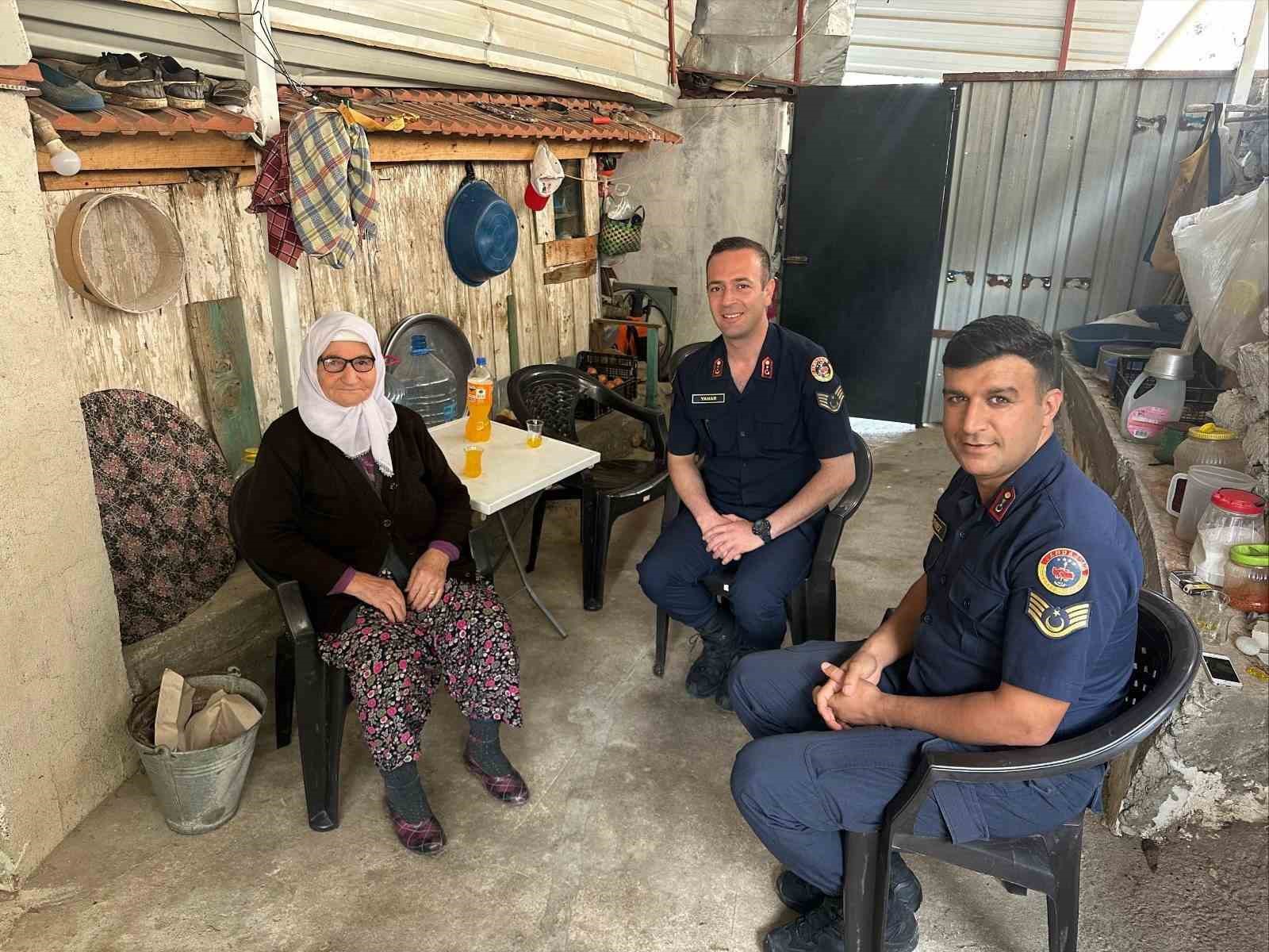 Jandarmadan gazi ve şehit ailelerine vefa