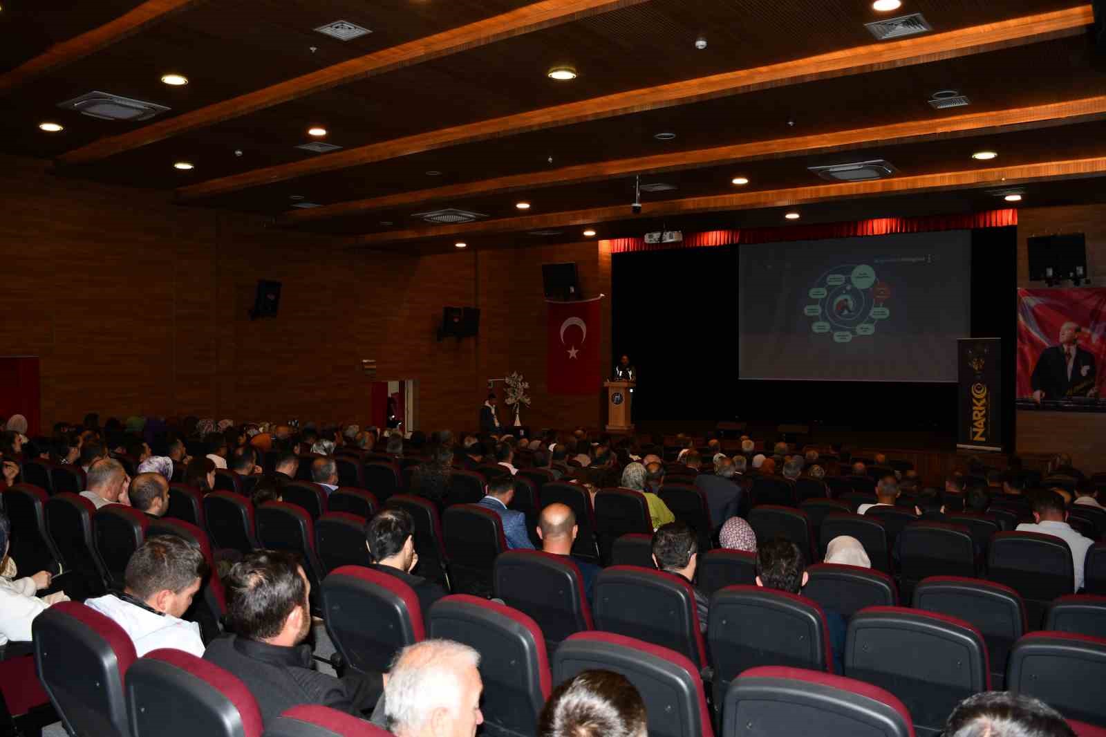 Samsun’da ailelere uyuşturucuyla mücadele eğitimi