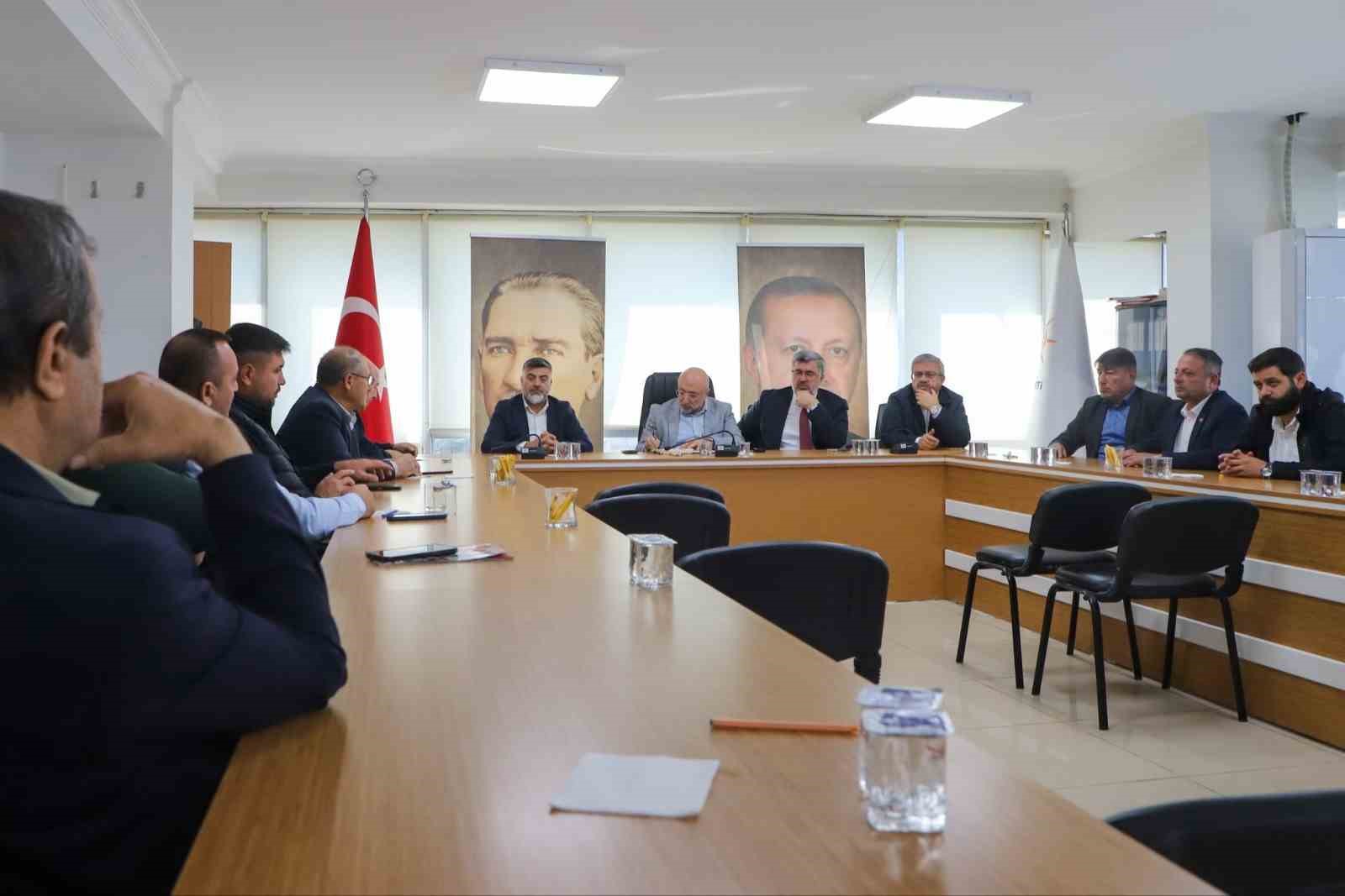 Muhtarlar talep ve şikayetlerini milletvekillerine ilettiler