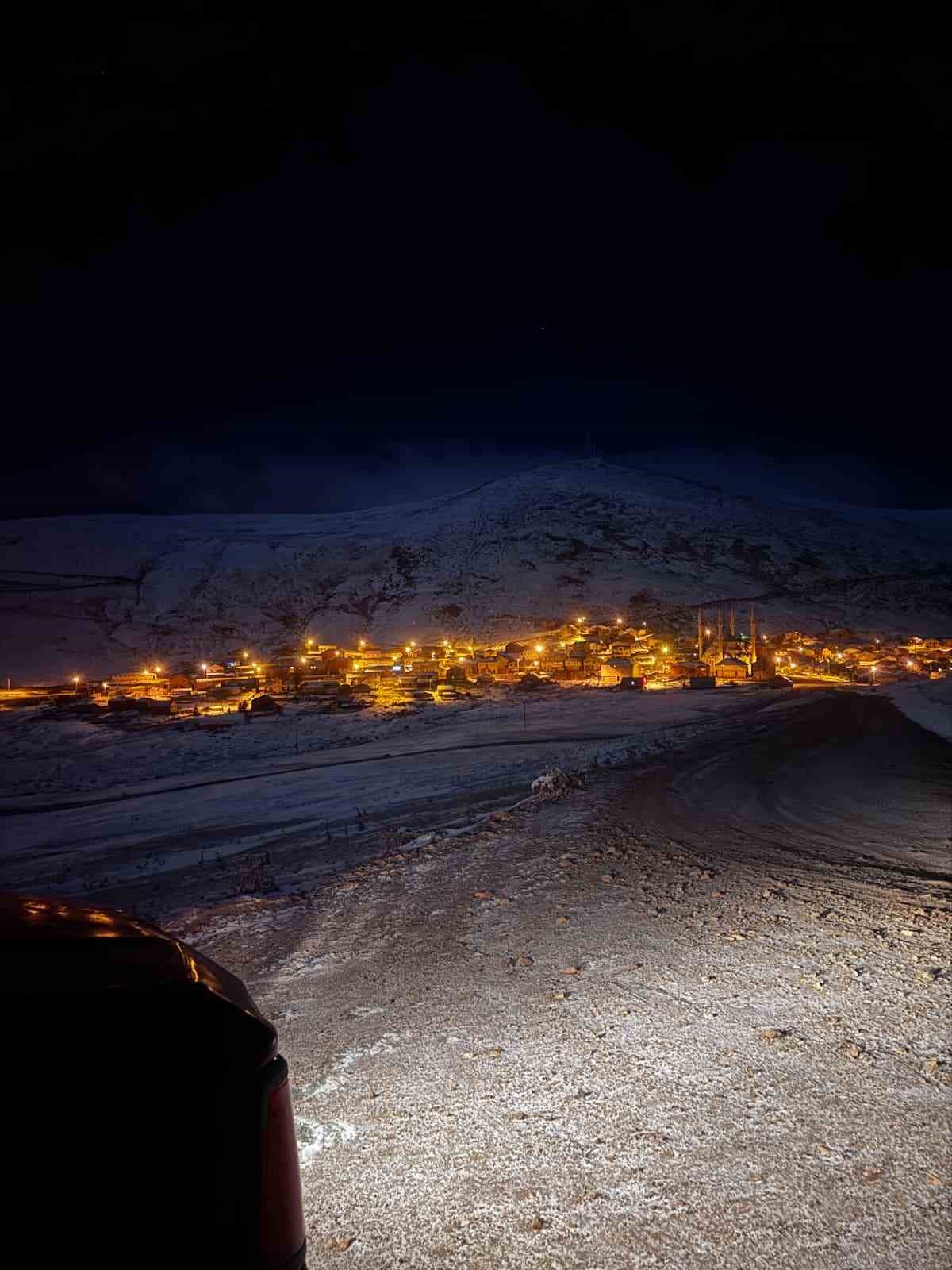 Gümüşhane’nin yüksekleri beyaza büründü