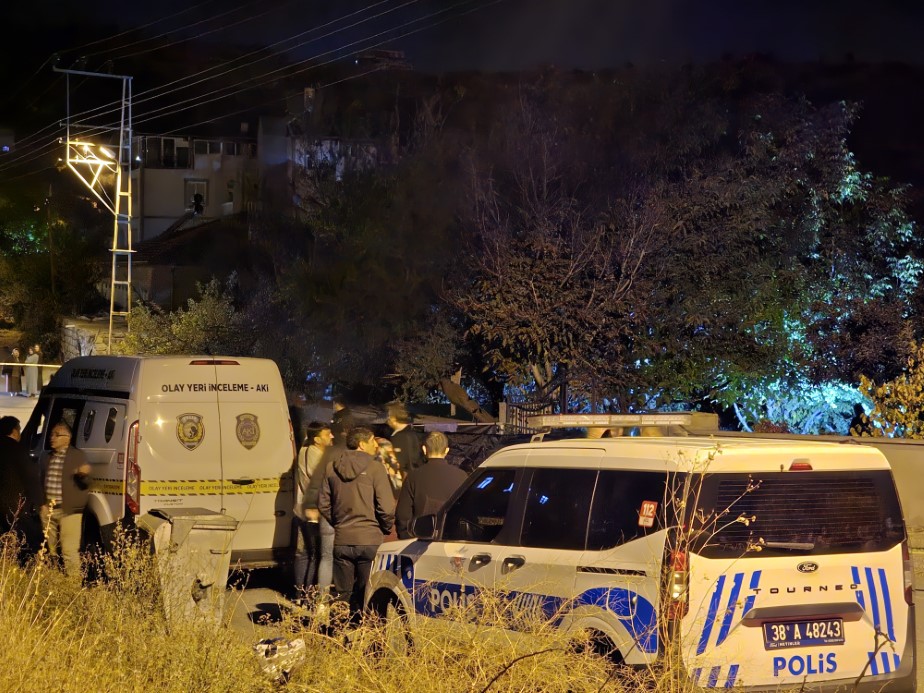 Özel ekip çifte cinayeti at nalından çözdü: 1 gözaltı