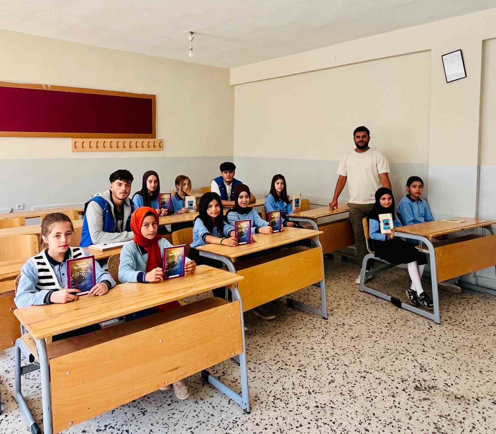 Gençlik Merkezi’nden öğrencilerle kitap okuma etkinliği