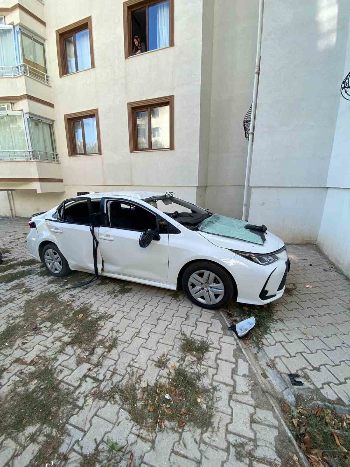 Aracın içinde çakmak gazı tüpü patladı: 1 çocuk yaralı