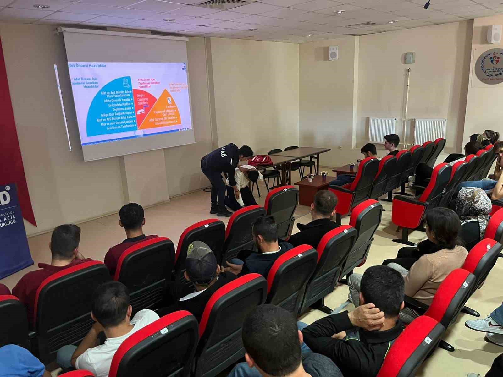 Bucak’ta AFAD tarafından Afet Farkındalık Eğitimi