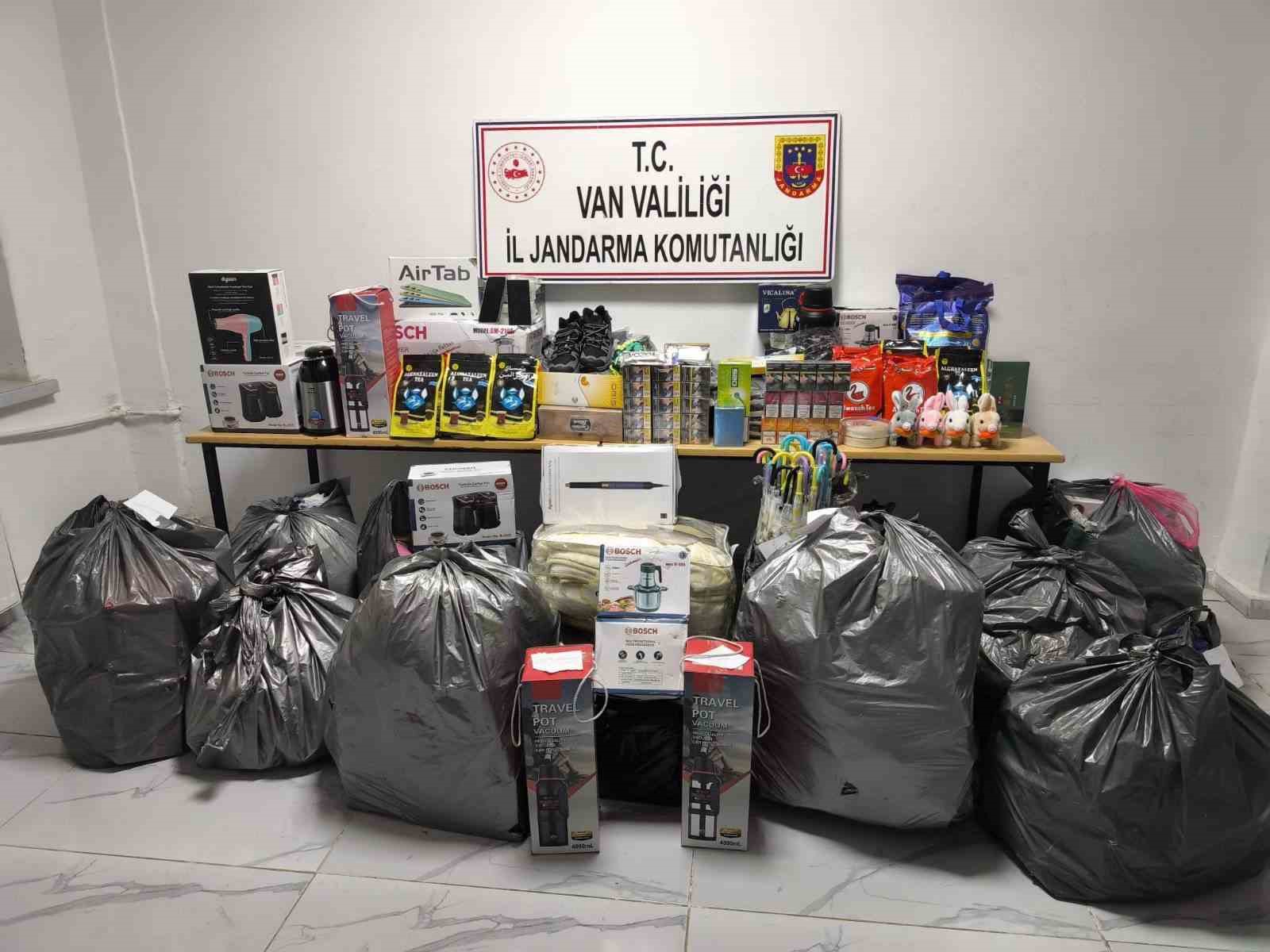 Van’da gümrük kaçağı malzeme ele geçirildi