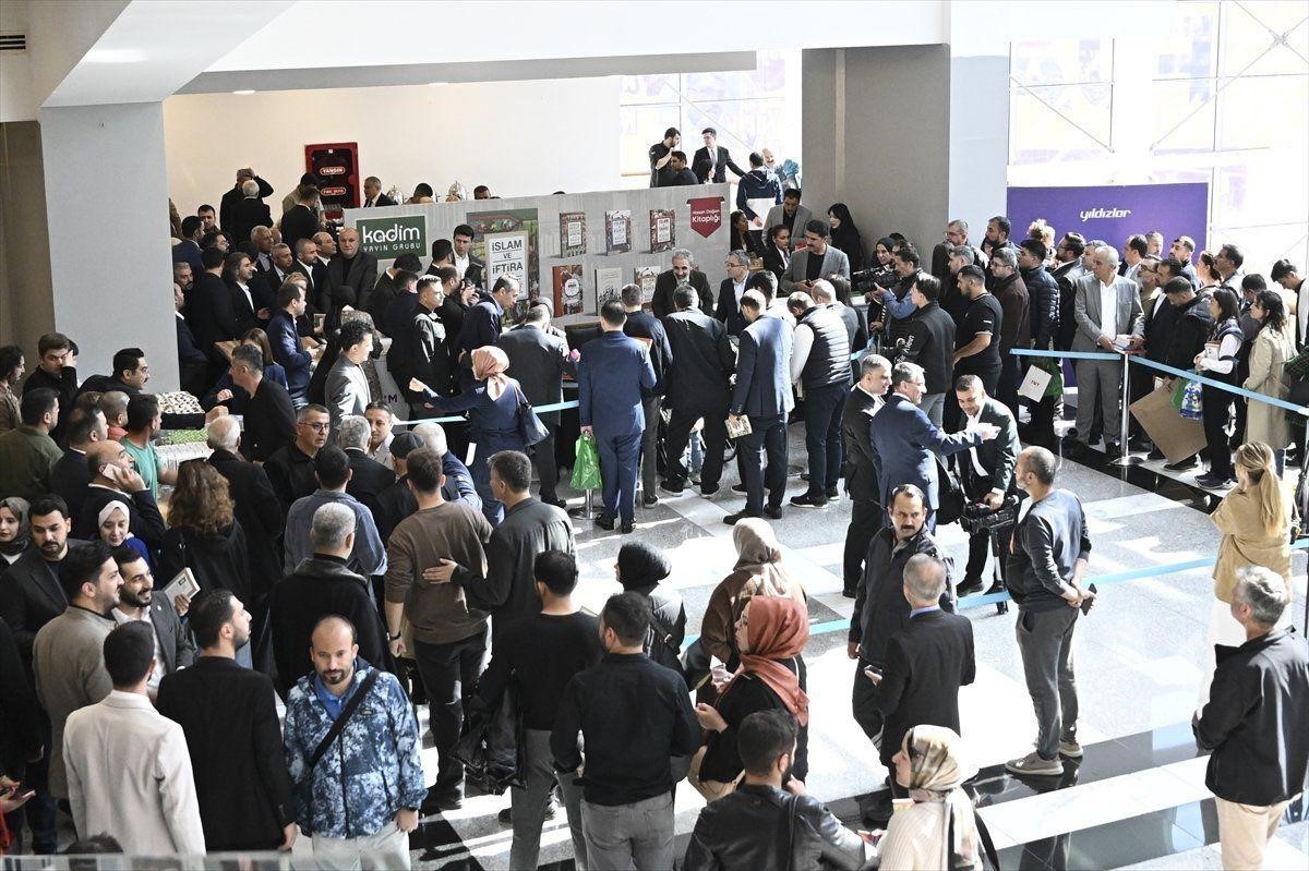 Cumhurbaşkanlığı Özel Kalem Müdürü Doğan’dan terör gazisi Gündüz’e imzalı kitap