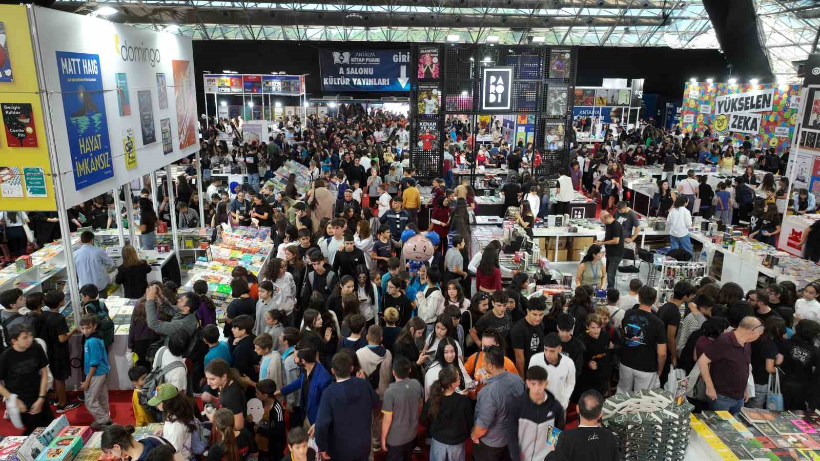 Antalya Kitap Fuarı’nı 1 milyon 103 bin kişi ziyaret etti