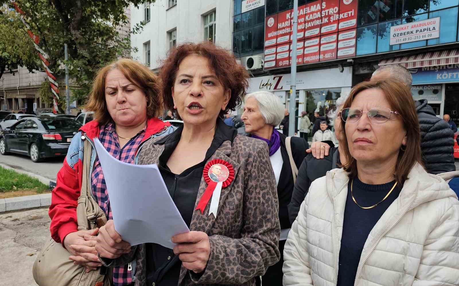 Zonguldak’ta CHP Merkez İlçe Kadın Kolları yöneticileri görevlerinden istifa etti