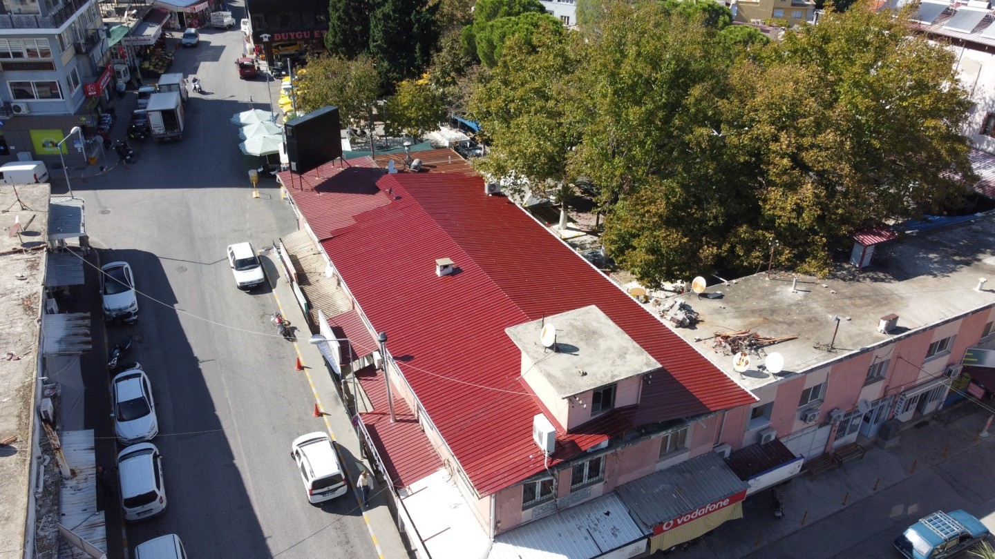 Bozdoğan Belediyesi’nden kütüphane çatısına düzenleme