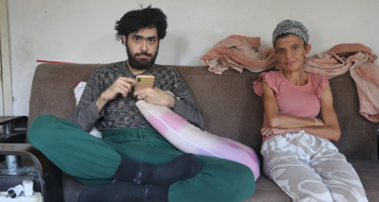 Telefon bağımlısı genç: 3 yıldır evden dışarı ne tek bir adım attı ne de beslenmek dışında bir şey yaptı