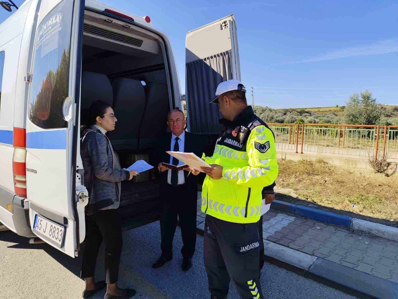 Sarıgöl’de okul servisleri sıkı denetimden geçti