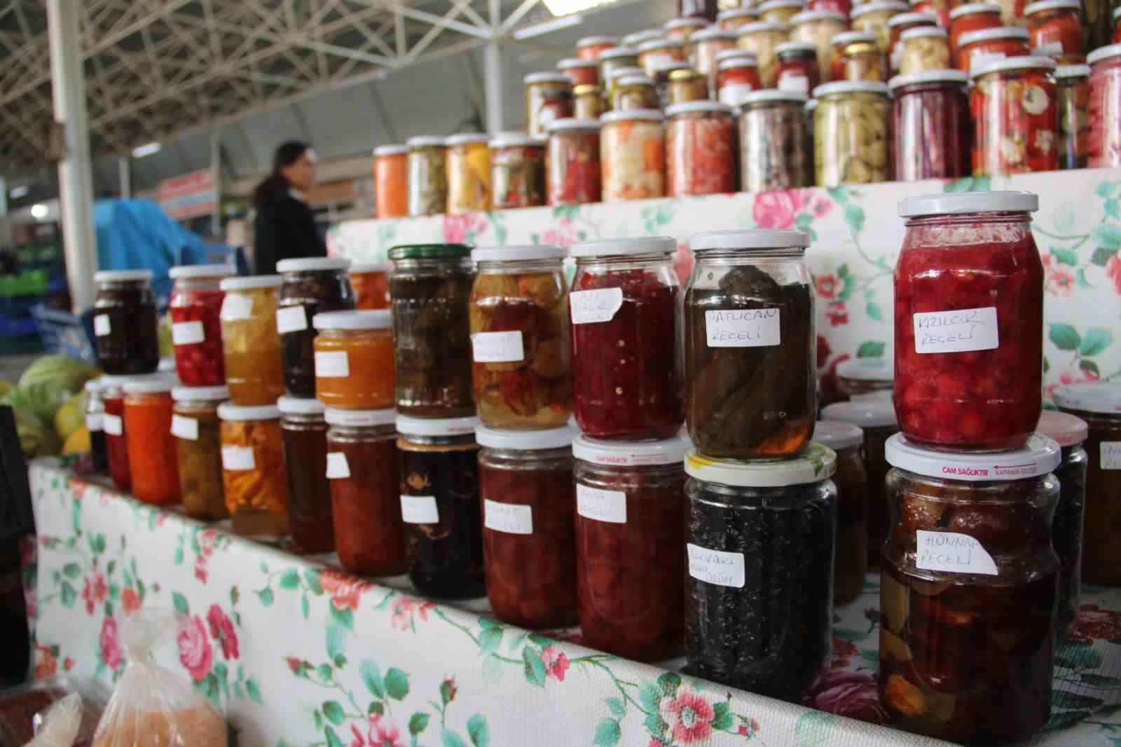 Menteşe’de 25 farklı ev yapımı reçel tezgahı ilgi odağı