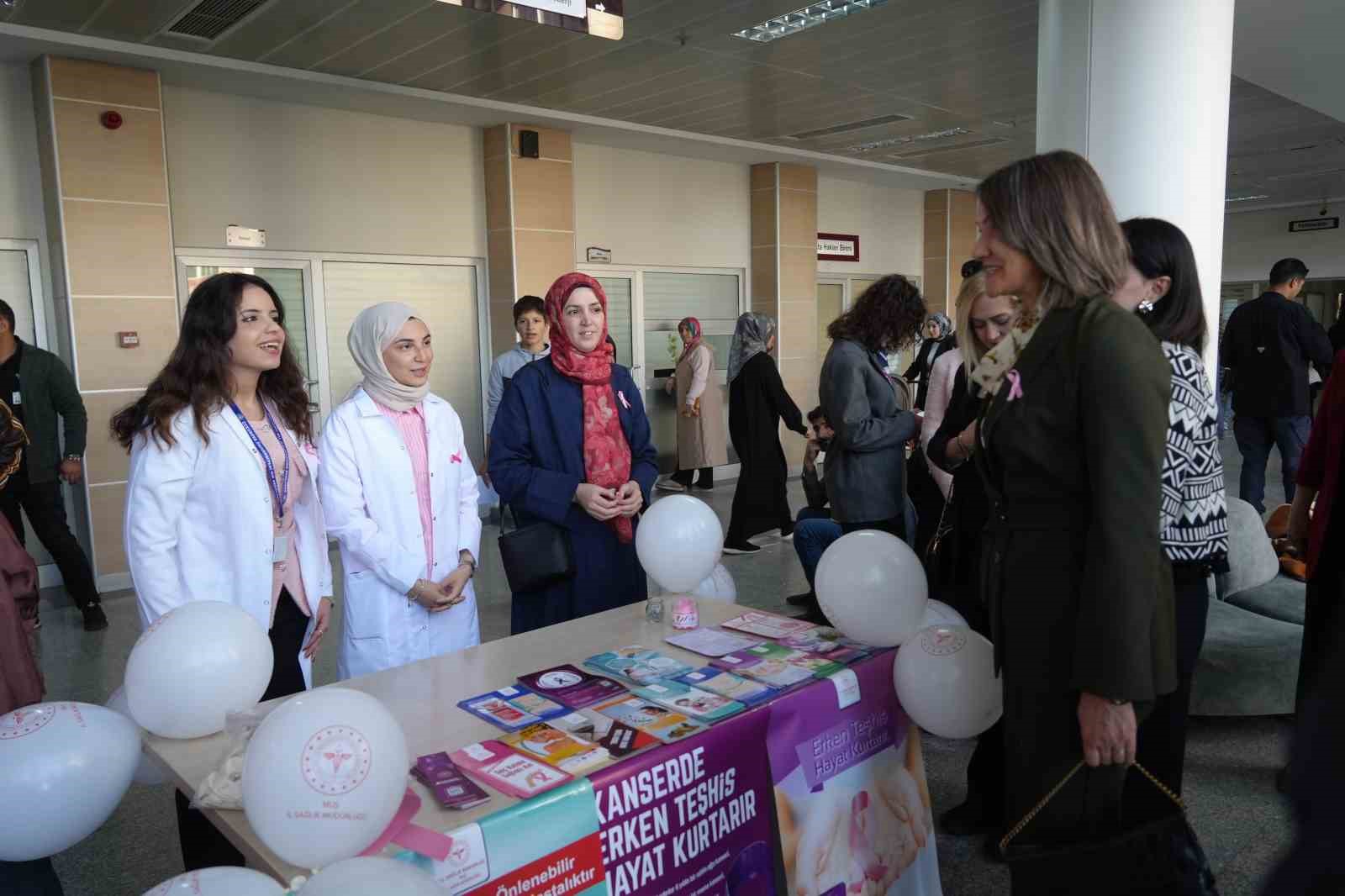 Muş’ta meme kanserine dikkat çekildi