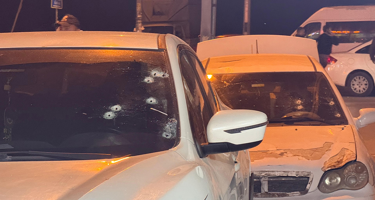 Kurşunlar araçlara isabet etti!