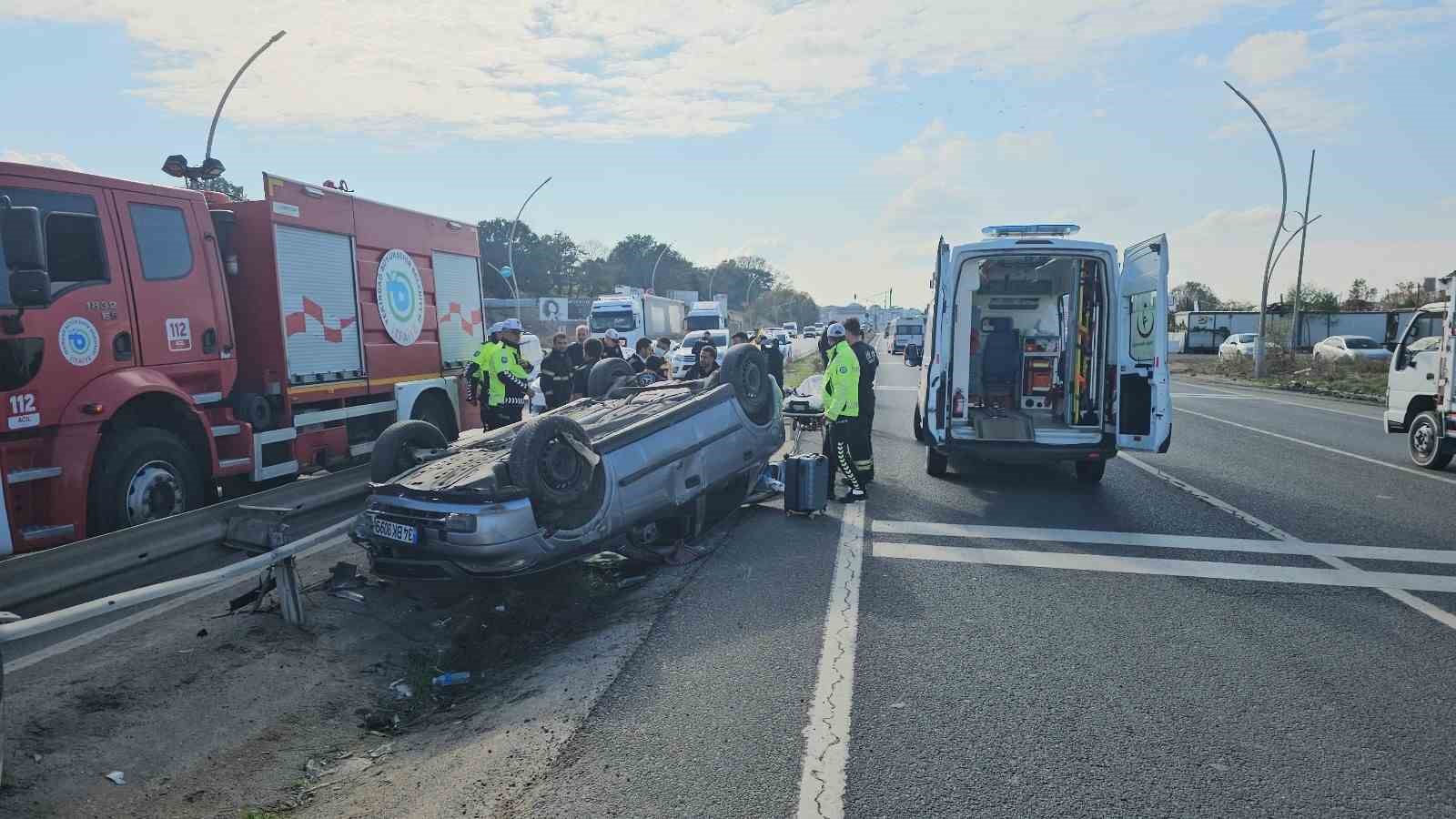 Kontrolden çıkan otomobil takla attı