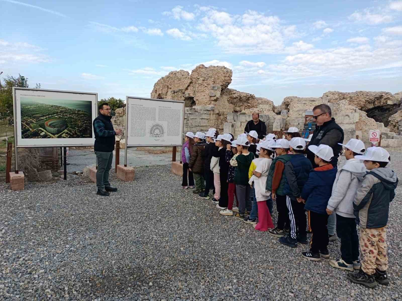 Minik kaşiflerden İznik’in eşsiz tarihine yolculuk