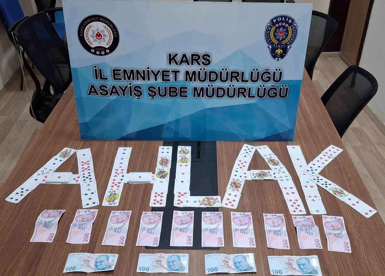 Kars’ta polisten asayiş uygulaması