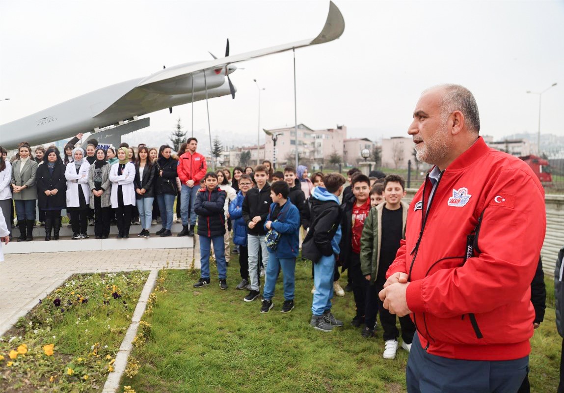 Canik’te Özdemir Bayraktar’a duygu dolu anma