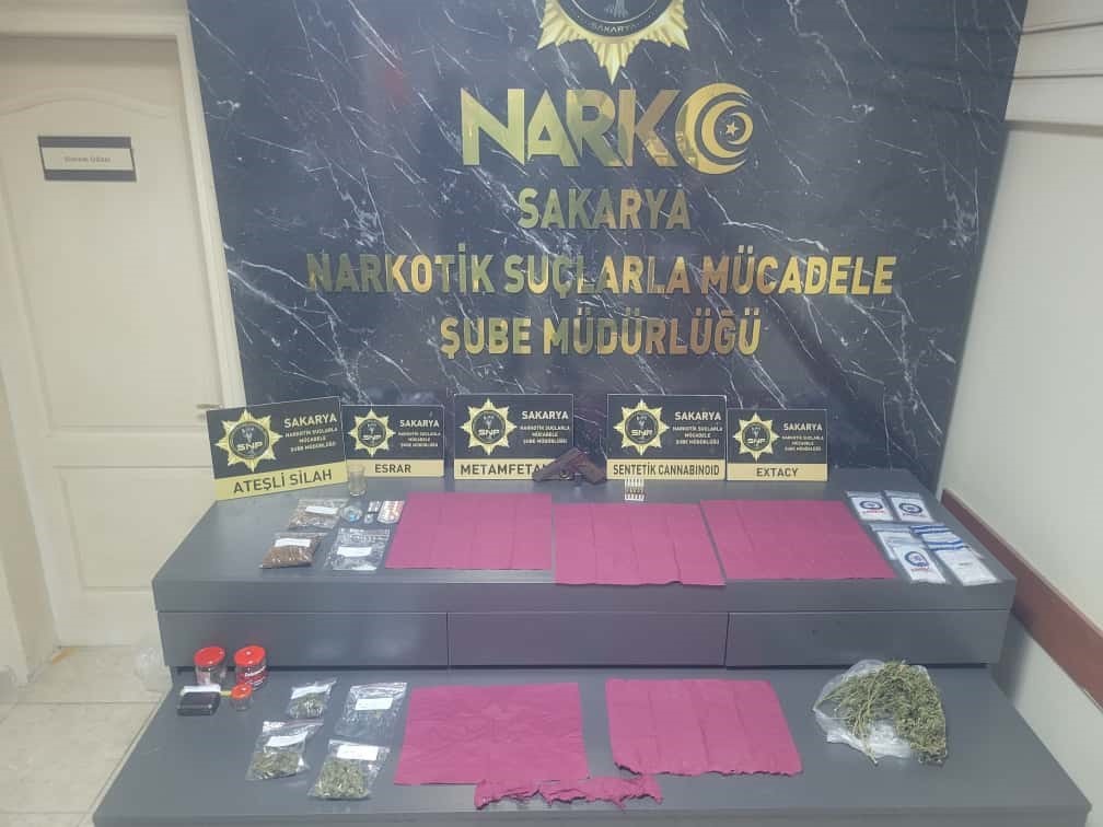 Sakarya’da uyuşturucu operasyonu: 10 gözaltı
