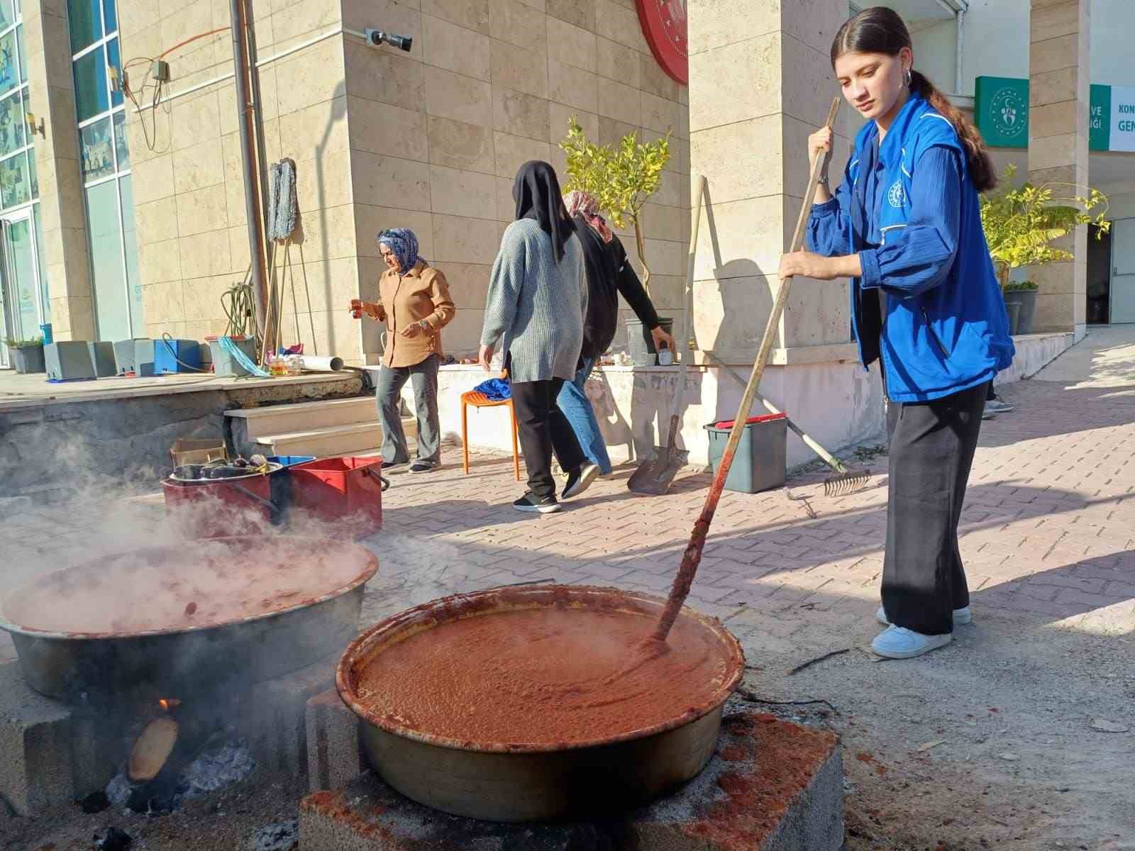Karapınar’da gençlerden anlamlı çalışma