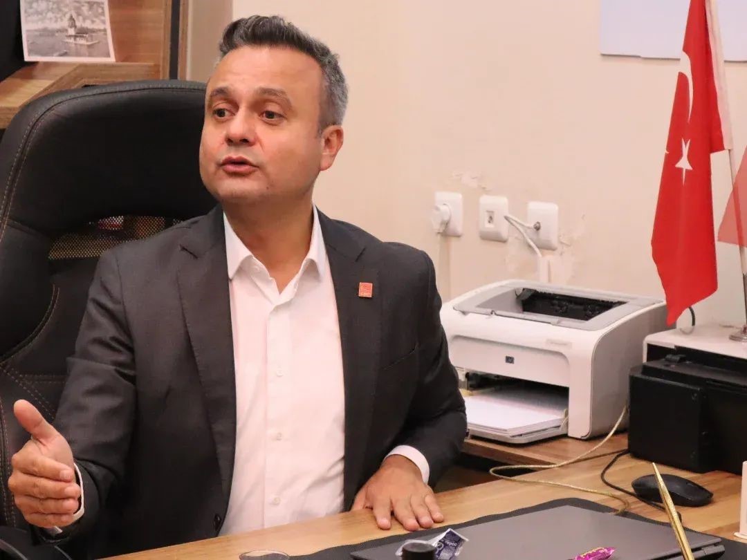 ’Ekonomi kötü’ diyen CHP’li başkan kongreyi 5 yıldızlı otelde yapma kararı aldı