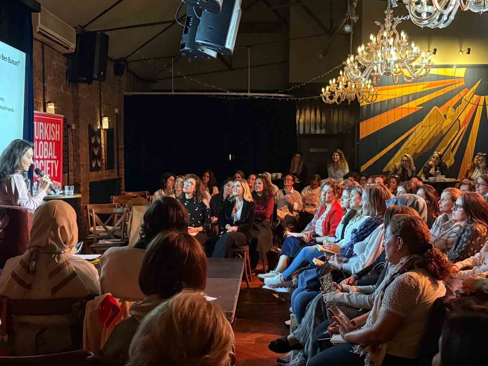 MomTalks, ilk yurt dışı etkinliğini Londra’da gerçekleştirdi