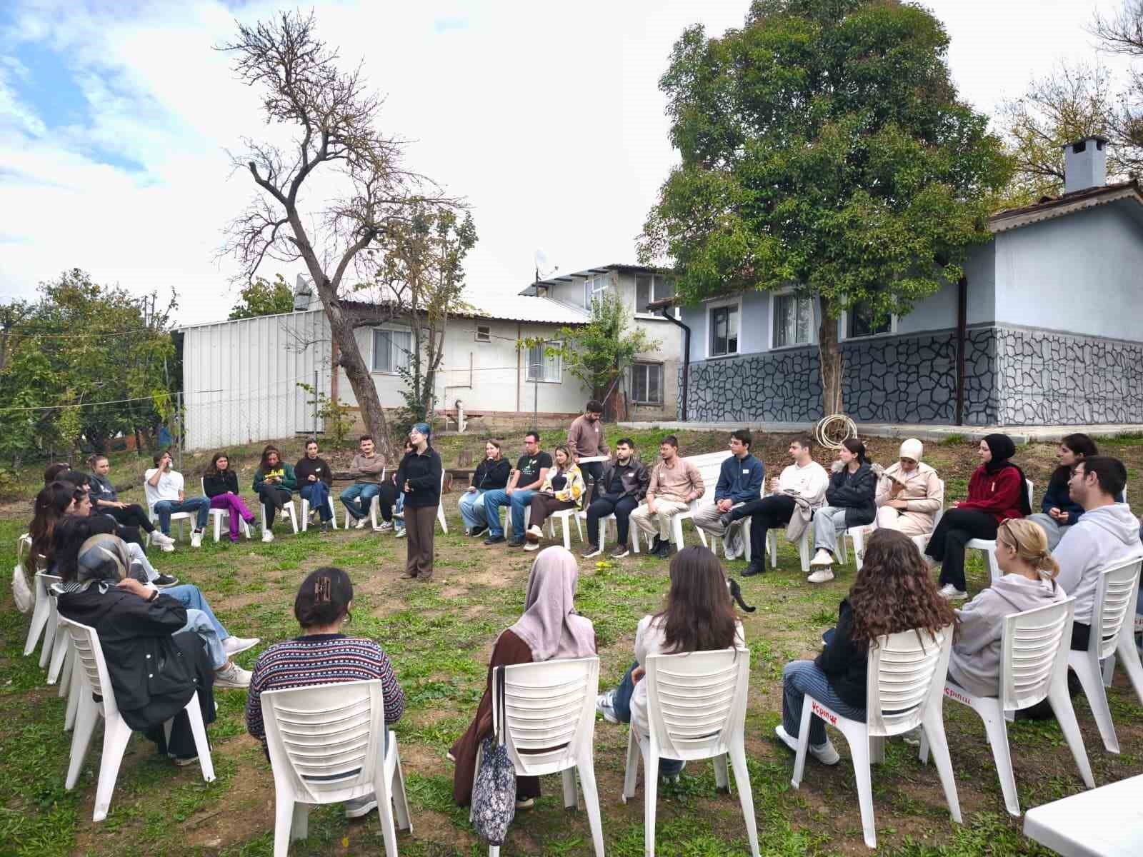 Gençler Nilüfer’in Üçpınar Mahallesi’nde bir araya geldi