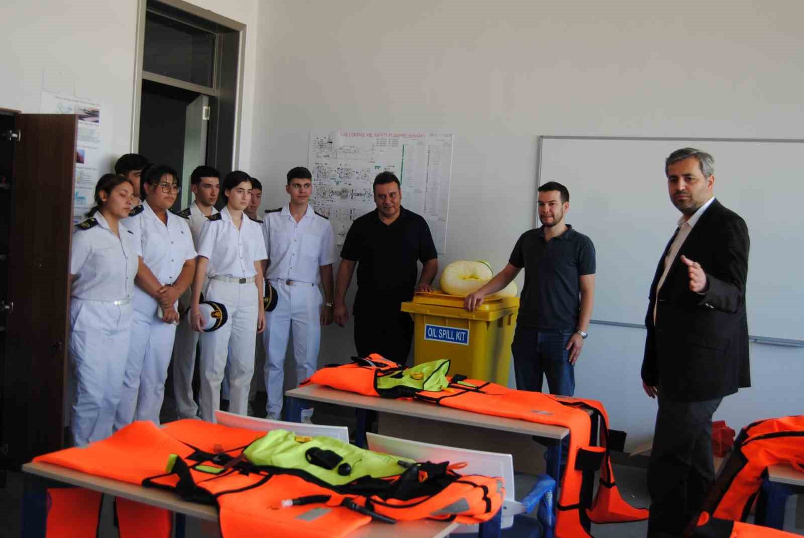 Mersinli genç denizciler Erasmus stajı için İtalya yolcusu